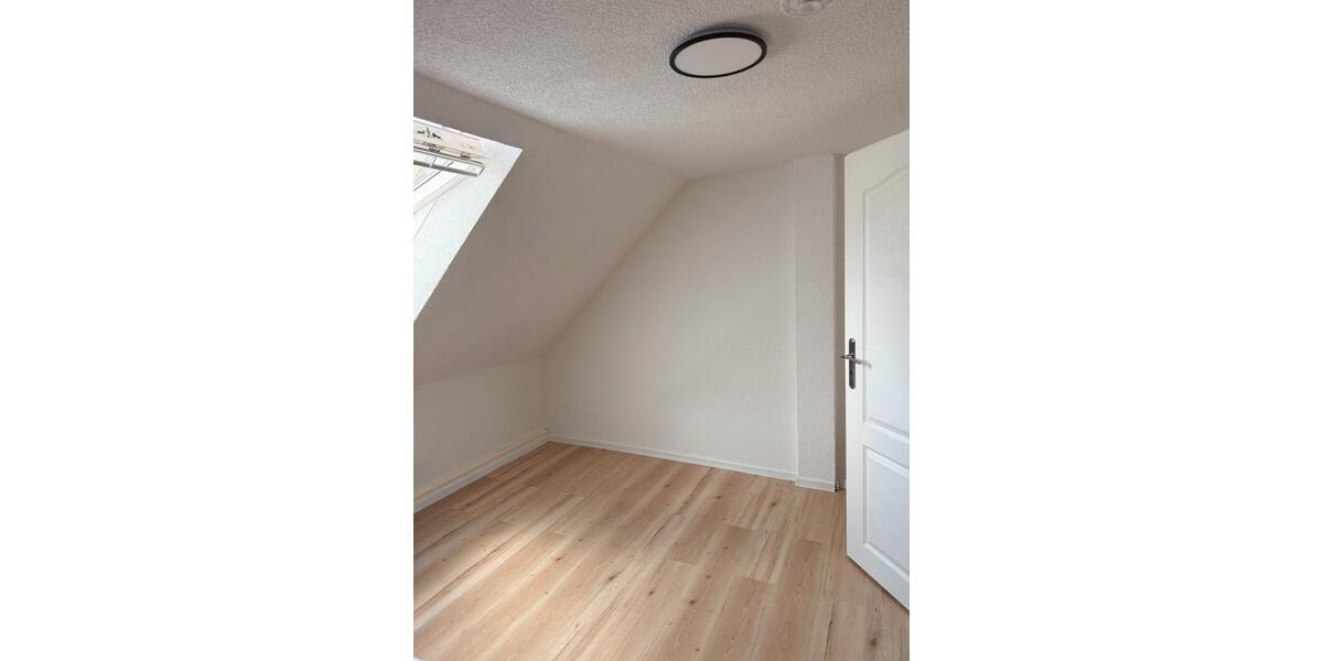 Dachgeschoßwohnung Wilkau-Haßlau Haßlau - 3 Zimmer, 67 m&sup2;, 435&euro; | Angebot:26231450