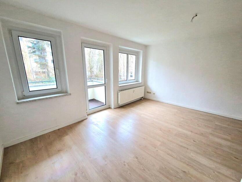 Helle 2-Zimmer-Wohnung mit Einbauküche und Balkon auf dem Kaßberg!