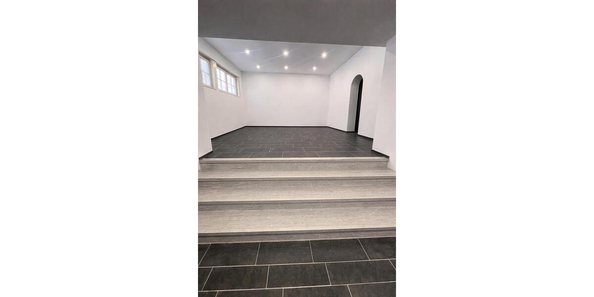 Etagenwohnung Meinhard - 2 Zimmer, 250 m&sup2;, 1.650&euro; | Angebot:26459863