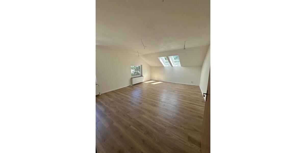 Lichtdurchflutete 3-Zimmer Wohnung in alter Villa in ruhiger Lage - Mehrfamilienhaus, Wohnhaus Loxstedt Fleeste | Angebot:27190206