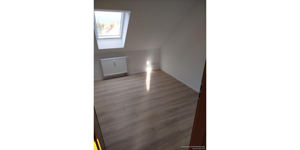 Schicke Dachgeschoss- Zweiraumwohnung in ruhiger Lage 2 zimmer