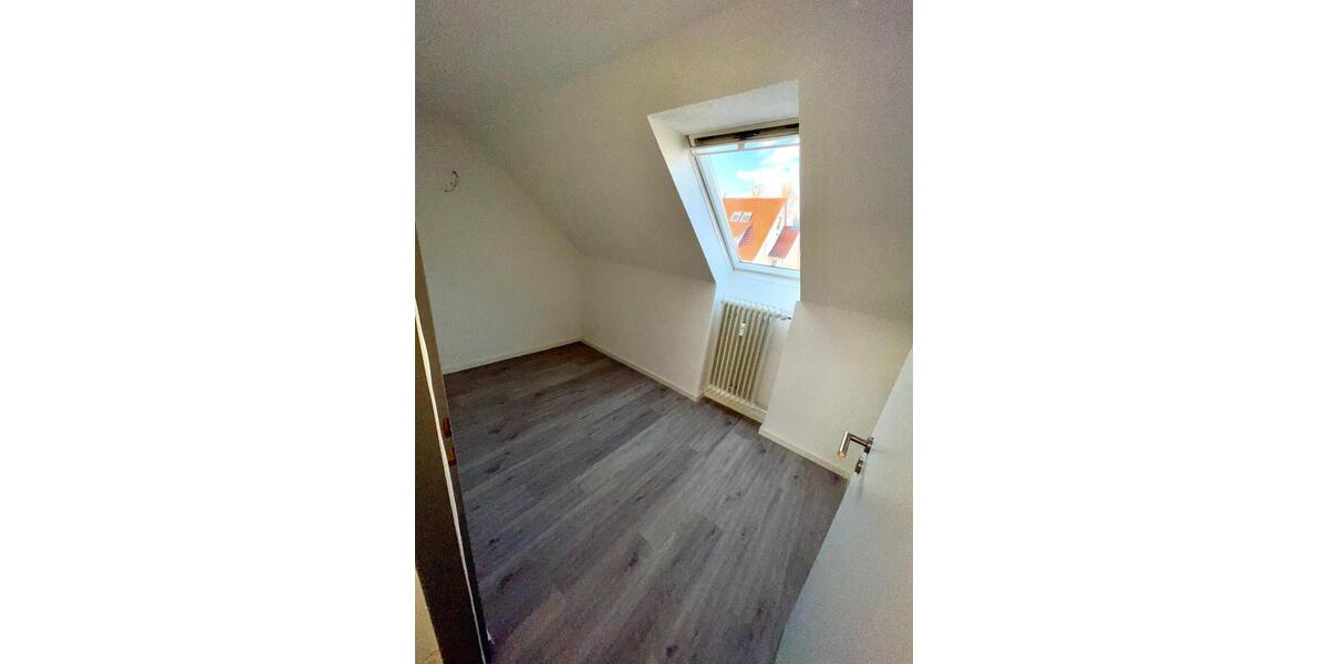 Dachgeschoßwohnung Beimerstetten - 3.5 Zimmer, 69 m&sup2;, 990&euro; | Angebot:26414235