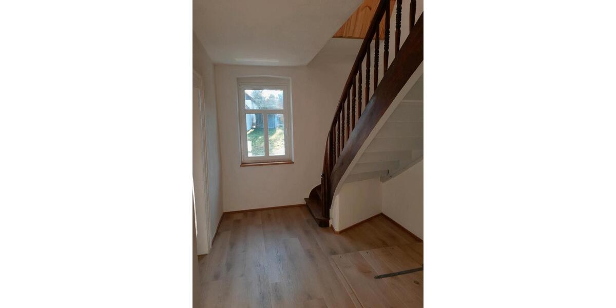 Einfamilienhaus Bad Windsheim - 4 Zimmer, 123 m&sup2;, 1.180&euro; | Angebot:25791484