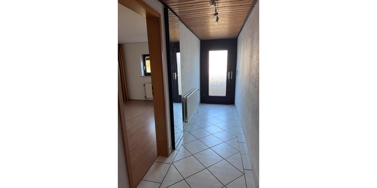 Etagenwohnung Waigolshausen - 3 Zimmer, 80 m&sup2;, 615&euro; | Angebot:25049299