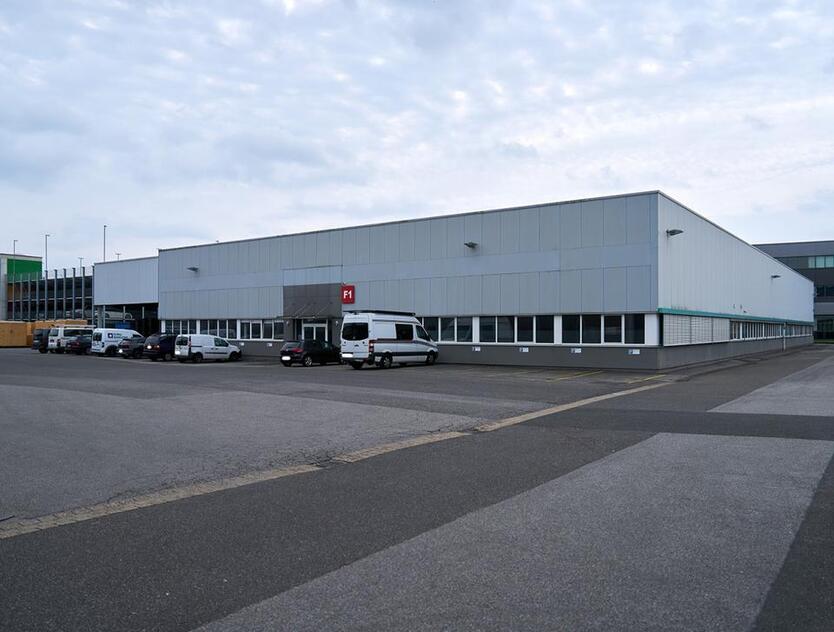 Lager- & Produktionshalle mit Büro & Kran – Ideal für KFZ-Betrieb!