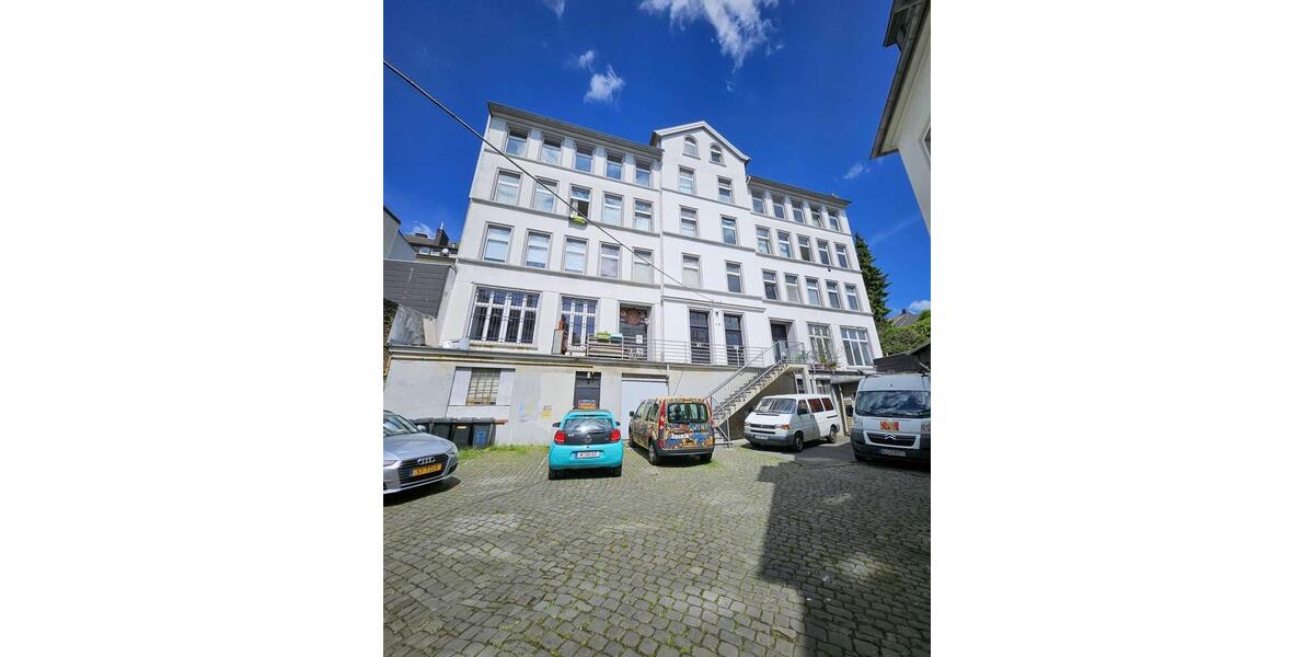 Renovierte Frauen - WG · All-Inclusive Miete · Top-Lage ab 01.11. zimmer