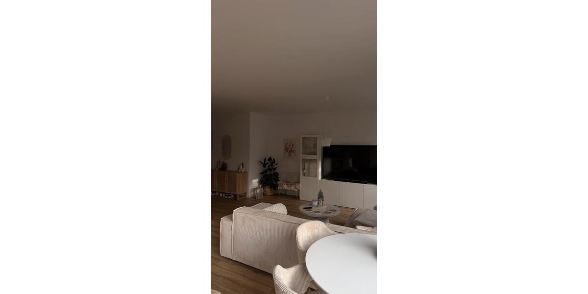 Etagenwohnung Rösrath - 3 Zimmer, 79 m&sup2;, 1.465&euro; | Angebot:24690370