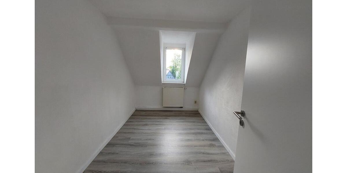Dachgeschoßwohnung Zittau - 4 Zimmer, 85 m&sup2;, 490&euro; | Angebot:25921333