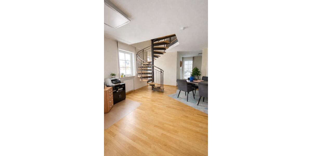 Etagenwohnung Pressath - 2 Zimmer, 80 m&sup2;, 1.050&euro; | Angebot:24838655