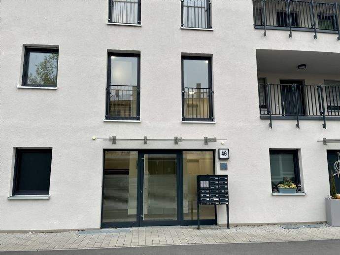 Sofort einziehen: Möblierte 2-Zimmer-Wohnung mit Sonnenbalkon