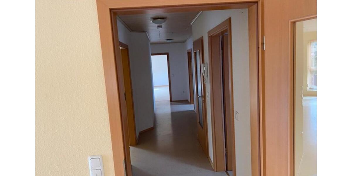 Etagenwohnung Gräfendorf - 4 Zimmer, 110 m&sup2;, 900&euro; | Angebot:23808885