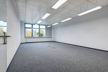 Renovierte Bürofläche bezugsfrei nach Absprache - All-in-Miete