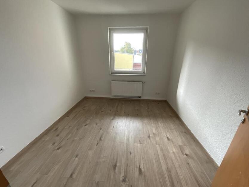 Renovierte 3–ZKB–Balkonwohnung in Heppens zu vermieten! zimmer
