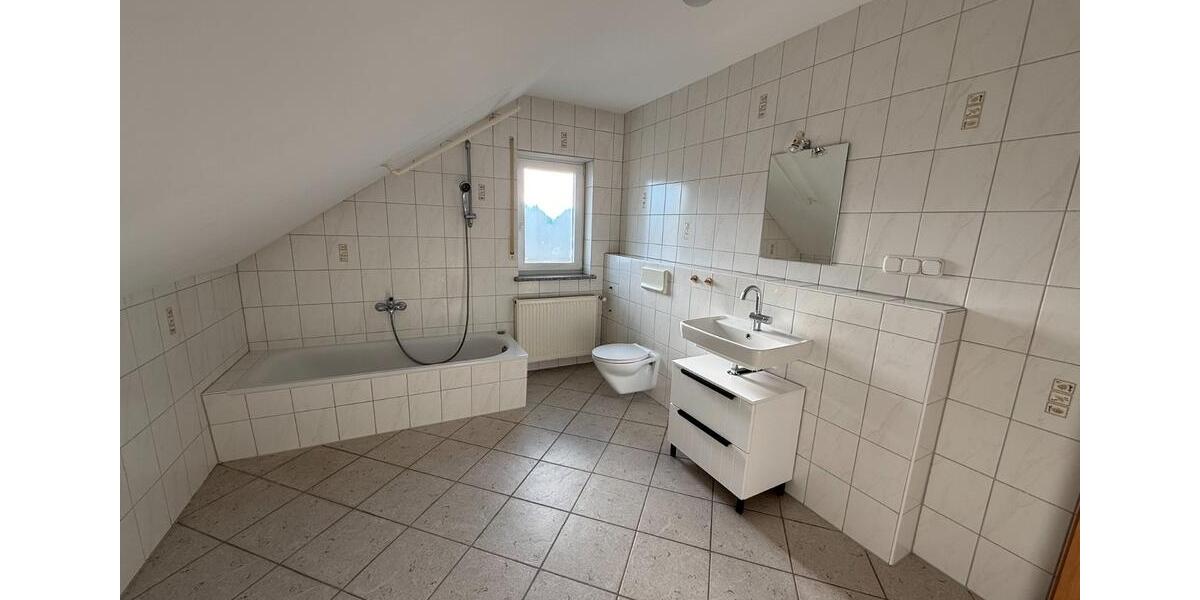 Dachgeschoßwohnung Hattersheim am Main - 2 Zimmer, 63 m&sup2;, 730&euro; | Angebot:24850720