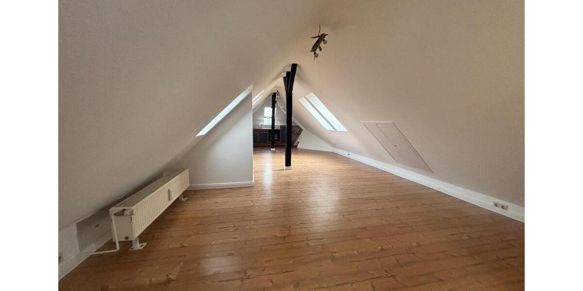 Dachgeschoßwohnung Salzwedel - 2 Zimmer, 45 m&sup2;, 270&euro; | Angebot:25022883