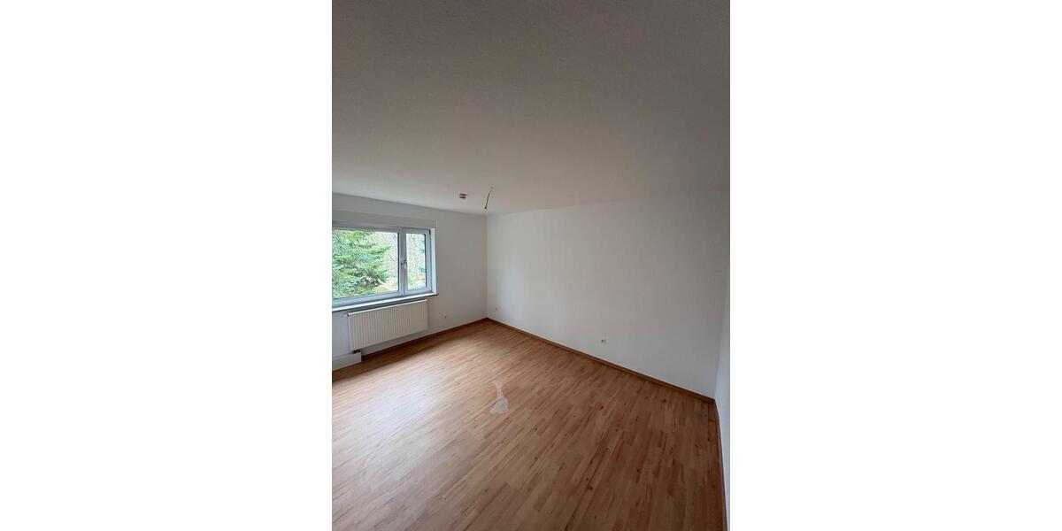 Etagenwohnung Genthin - 5 Zimmer, 90 m&sup2;, 639&euro; | Angebot:25942647