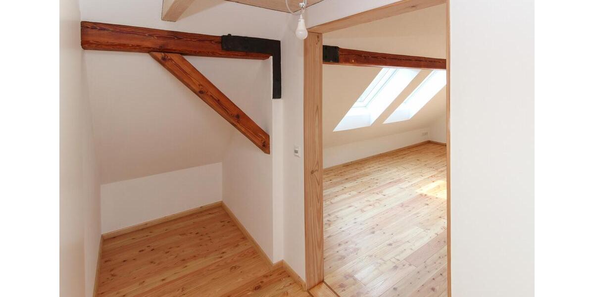 Dachgeschoßwohnung Schlitz - 2 Zimmer, 44 m&sup2;, 500&euro; | Angebot:26366726