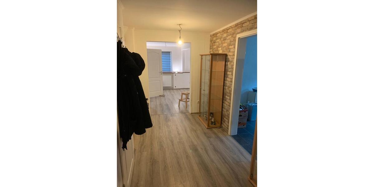 Etagenwohnung Elsfleth - 3 Zimmer, 80 m&sup2;, 550&euro; | Angebot:24853046