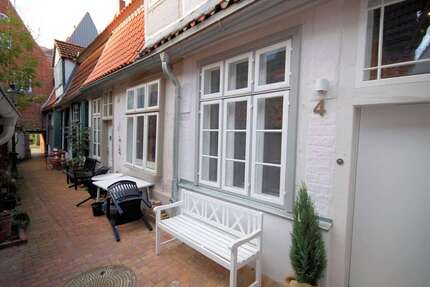 Haus Lübeck Innenstadt - 3 Zimmer, 70 m&sup2;, 1.300&euro; | Angebot:25278602