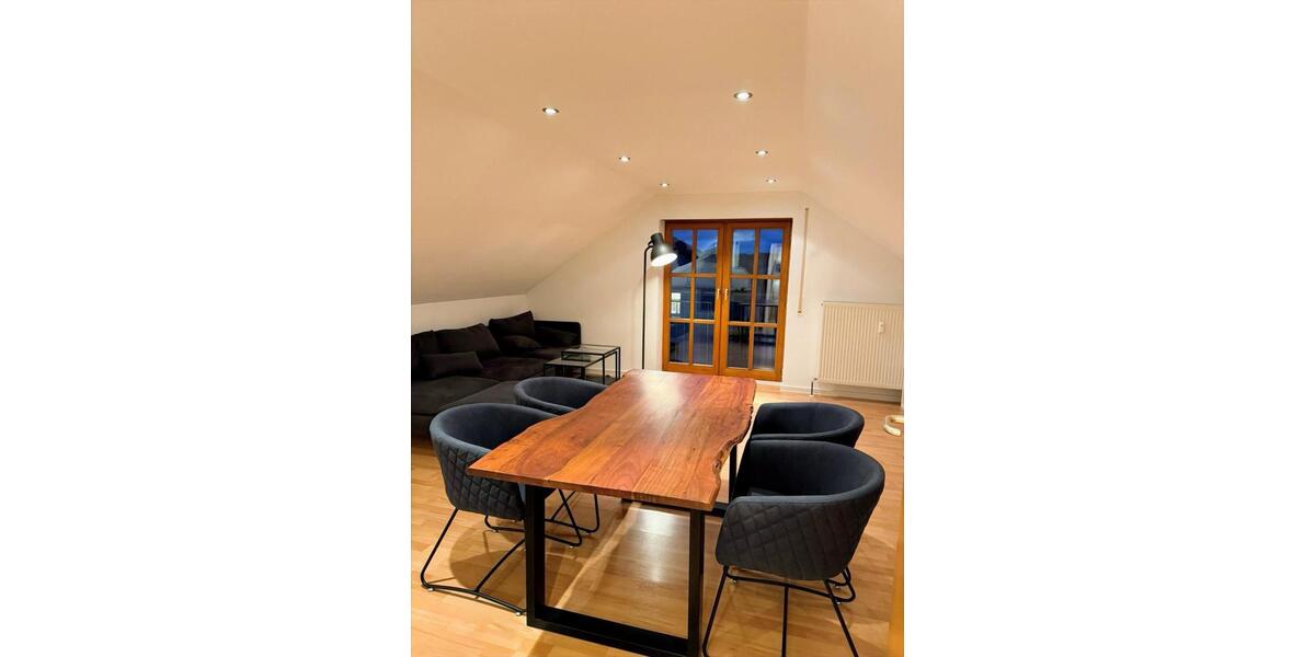 Dachgeschoßwohnung Wettstetten - 2 Zimmer, 50 m&sup2;, 680&euro; | Angebot:25298385