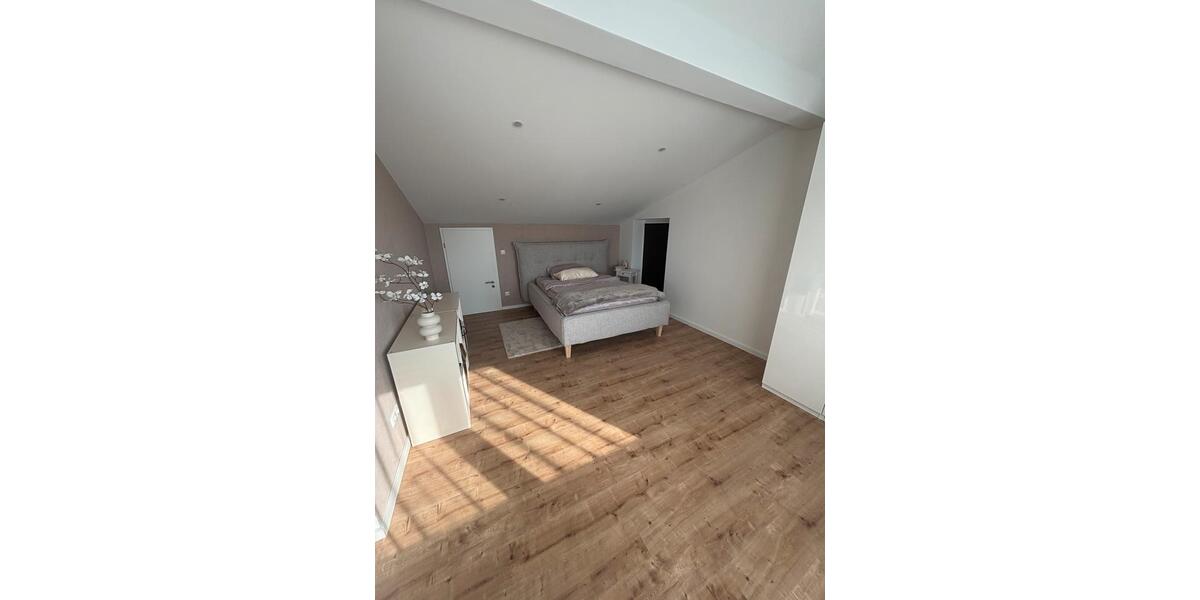 Wohnen auf Zeit Heinsberg - 3 Zimmer, 110 m&sup2;, 1.600&euro; | Angebot:26488425