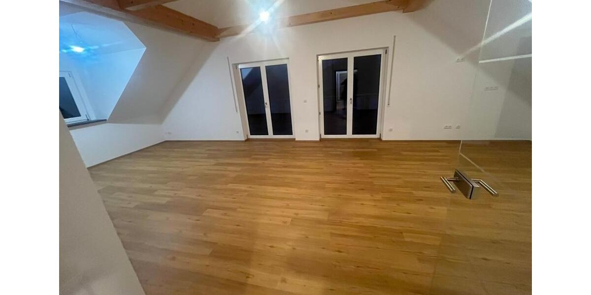 Dachgeschoßwohnung Donauwörth - 3 Zimmer, 100 m&sup2;, 1.050&euro; | Angebot:24242641