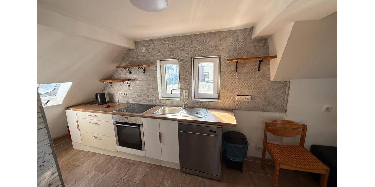 Dachgeschoßwohnung Schmitten im Taunus - 4 Zimmer, 100 m&sup2;, 900&euro; | Angebot:25258418