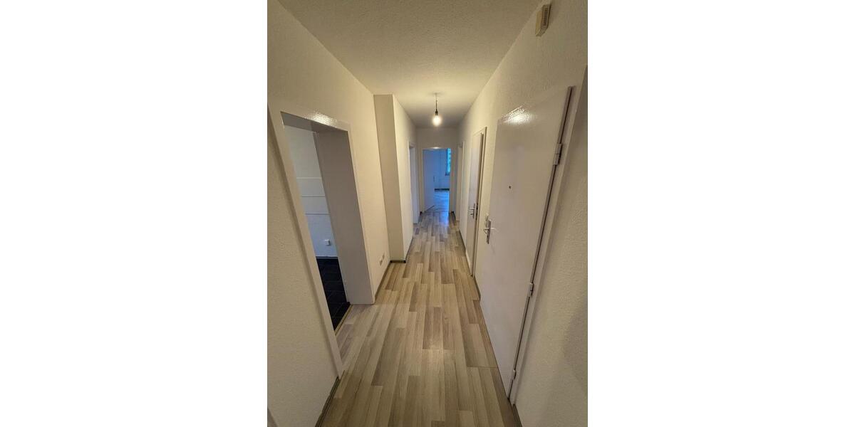 **Einzugsfertig renoviert**Helle 3-Zimmerwohnung mit Balkon!! 3 zimmer