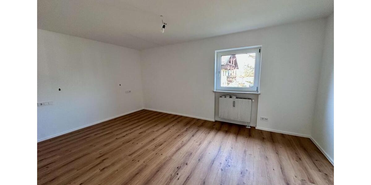 Etagenwohnung Bad Endorf - 2.5 Zimmer, 68 m&sup2;, 1.100&euro; | Angebot:25650963