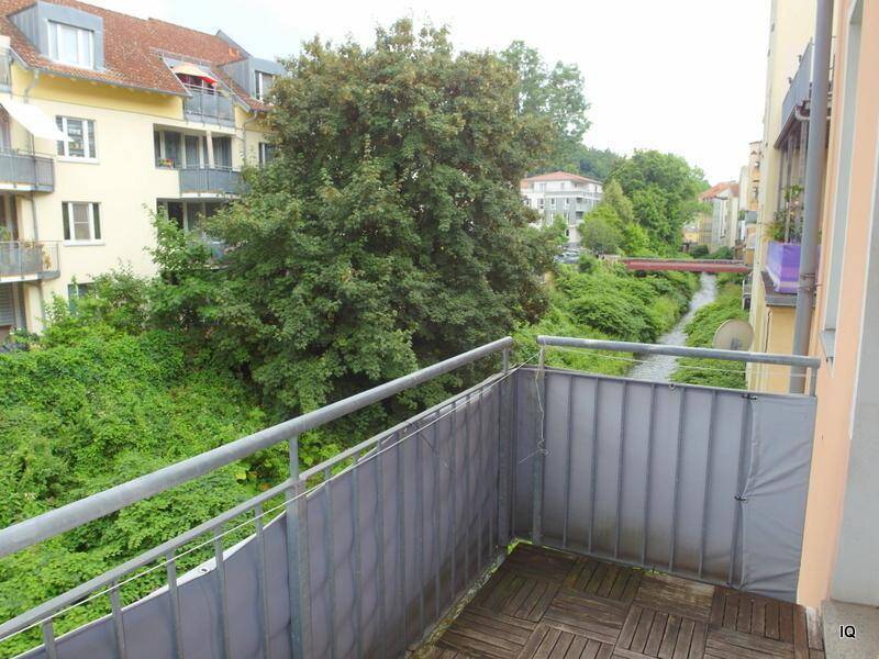Ab Oktober 2025: Kleine SingleWohnung mit Balkon (Hofseite), Schlafecke, Laminatboden und Badewanne
