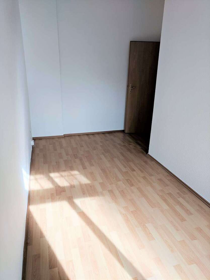 ruhige 3 Zimmer-Wohnung im Erdgeschoss *Einbauküche möglich* 3 zimmer