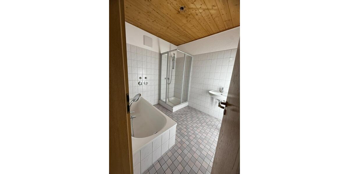 Erdgeschoßwohnung Eigeltingen - 2 Zimmer, 70 m&sup2;, 695&euro; | Angebot:25802946