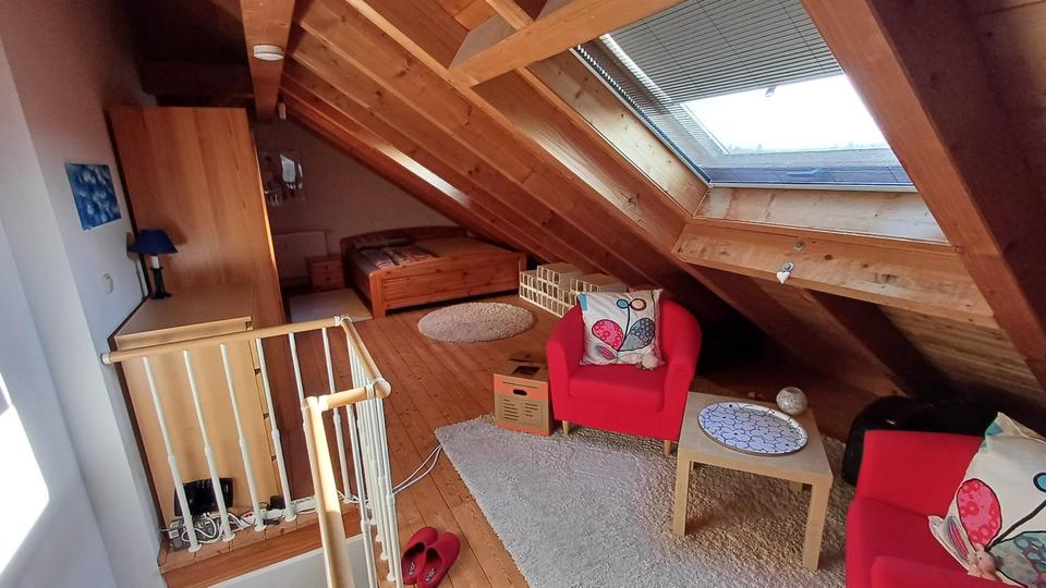 Dachgeschoßwohnung Putzbrunn - 3.5 Zimmer, 100 m&sup2;, 1.850&euro; | Angebot:26130517
