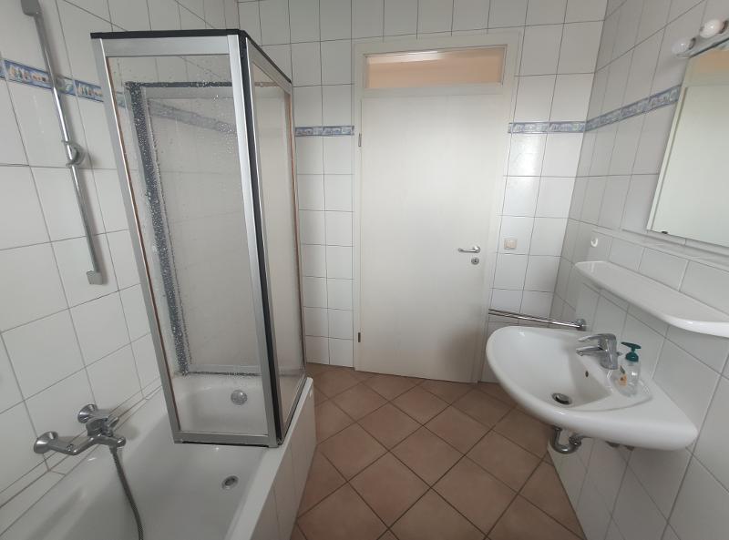 2 Zi. Wohnung mit LOGGIA und BALKON in Höchstadt SÜD