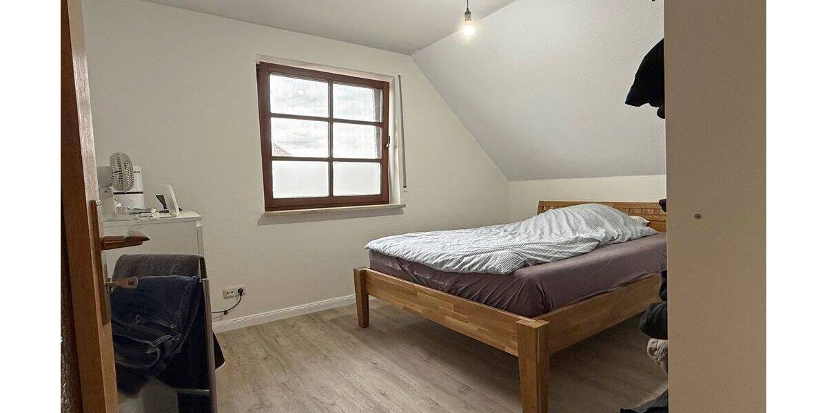 Etagenwohnung Rellingen - 3 Zimmer, 90 m&sup2;, 1.170&euro; | Angebot:26154808