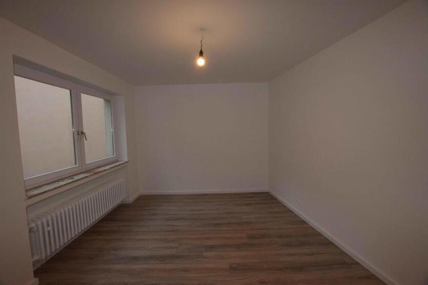 +++ Ich wurde renoviert! Charmante 4-Raumwohnung über 2 Etagen mit Tageslichtbad +++ zimmer