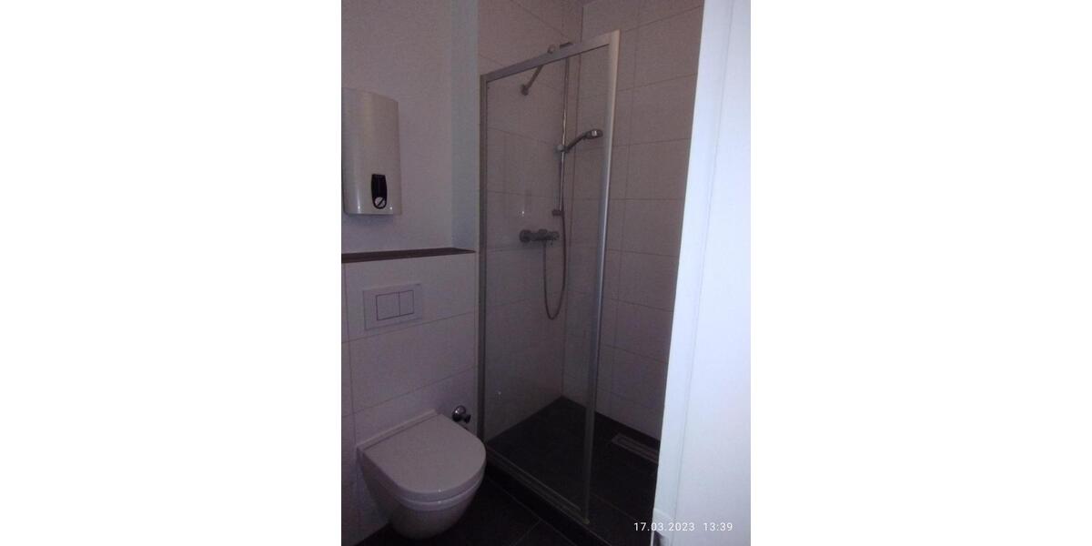 Dachgeschoßwohnung Düsseldorf Pempelfort - 2.5 Zimmer, 69 m&sup2;, 890&euro; | Angebot:24963307