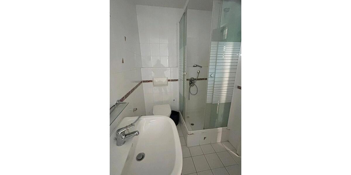 Großes Einfamilienhaus über drei Stockwerke 6 zimmer