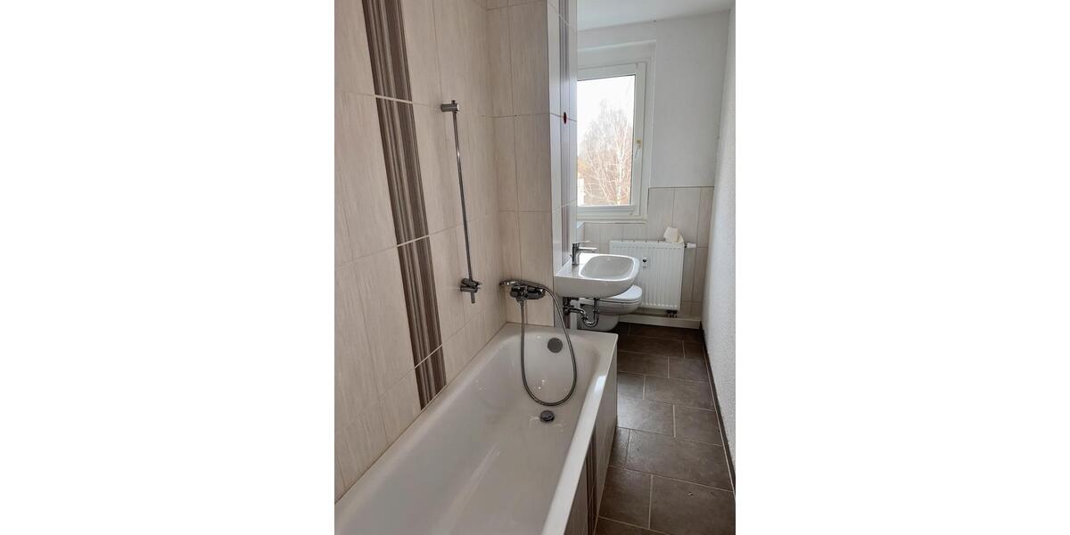 Etagenwohnung Bischofswerda - 3 Zimmer, 63 m&sup2;, 600&euro; | Angebot:24662554