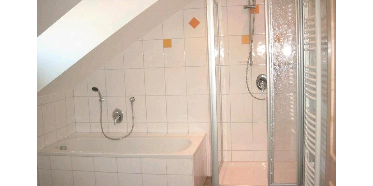 Dachgeschoßwohnung Cham - 3 Zimmer, 98 m&sup2;, 820&euro; | Angebot:18537304