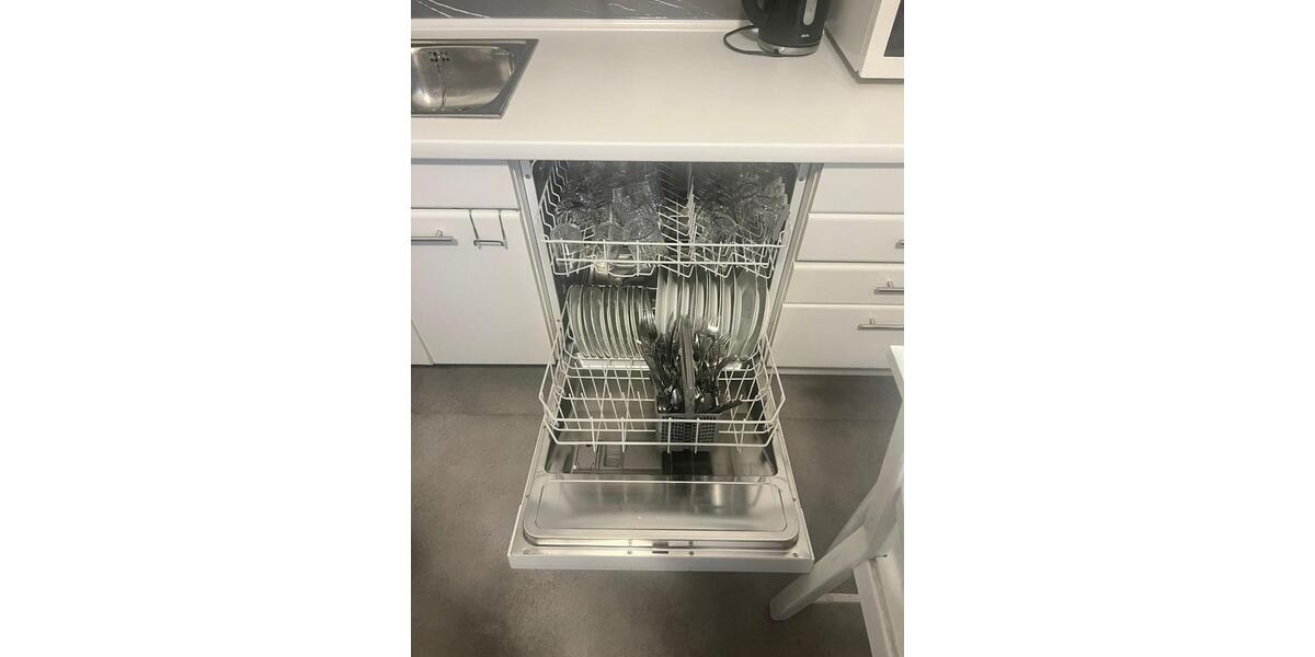 Wohnen auf Zeit Niederkassel - 8 Zimmer, 160 m&sup2;, 20&euro; | Angebot:23273600