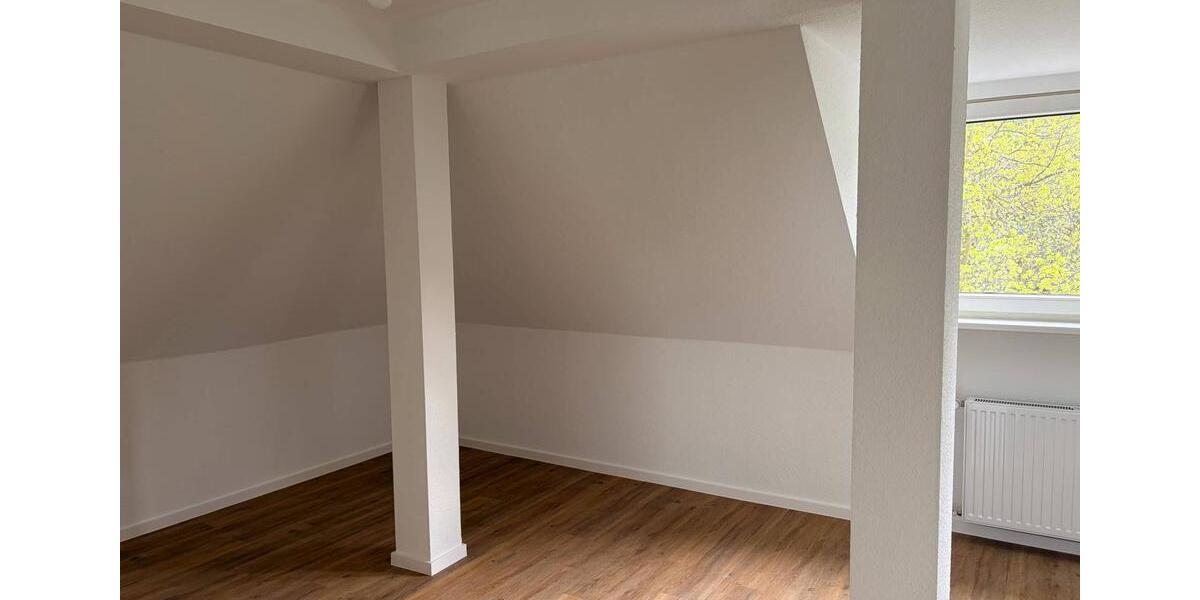 Dachgeschoßwohnung Düsseldorf Stadtbezirk 9 - 2 Zimmer, 49 m&sup2;, 590&euro; | Angebot:26603069