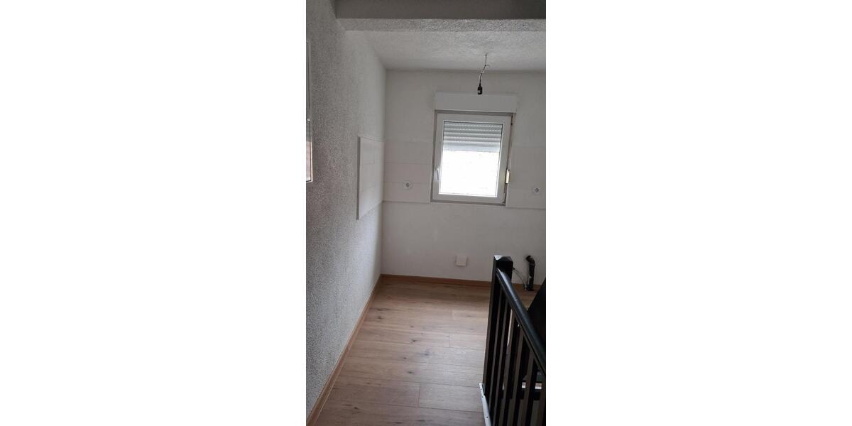 Etagenwohnung Mühlacker - 3 Zimmer, 65 m&sup2;, 775&euro; | Angebot:25354003