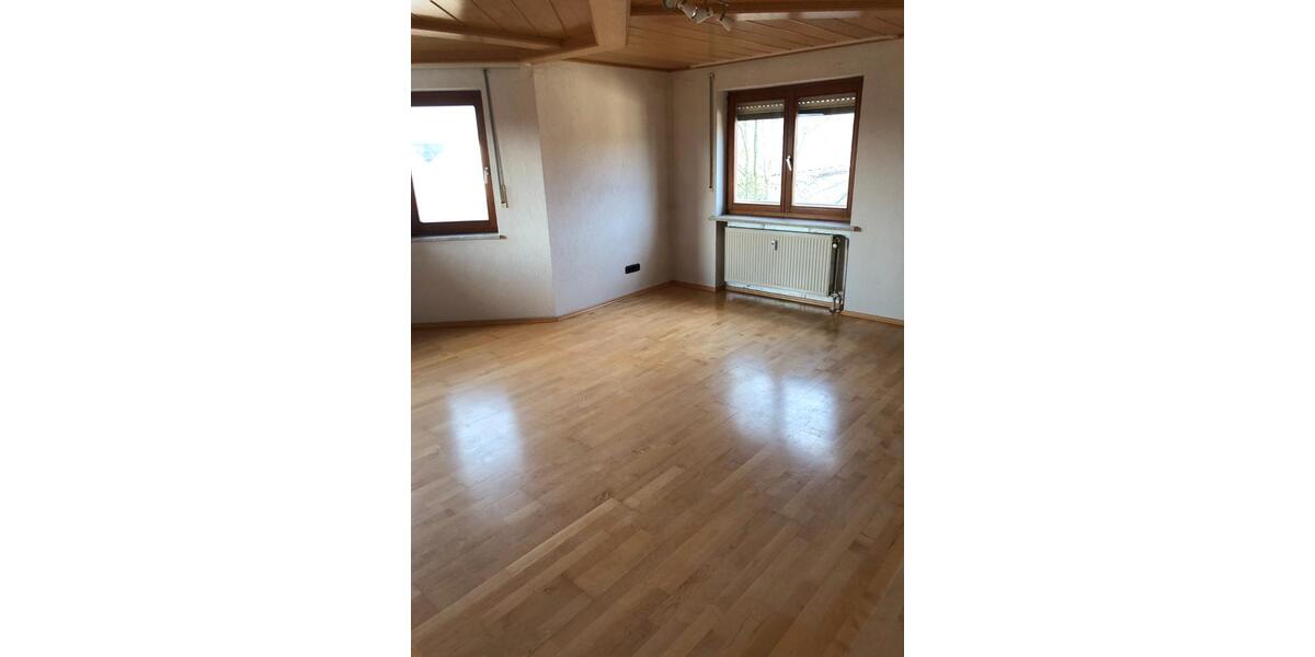 Etagenwohnung Roding - 4 Zimmer, 131 m&sup2;, 800&euro; | Angebot:26651974