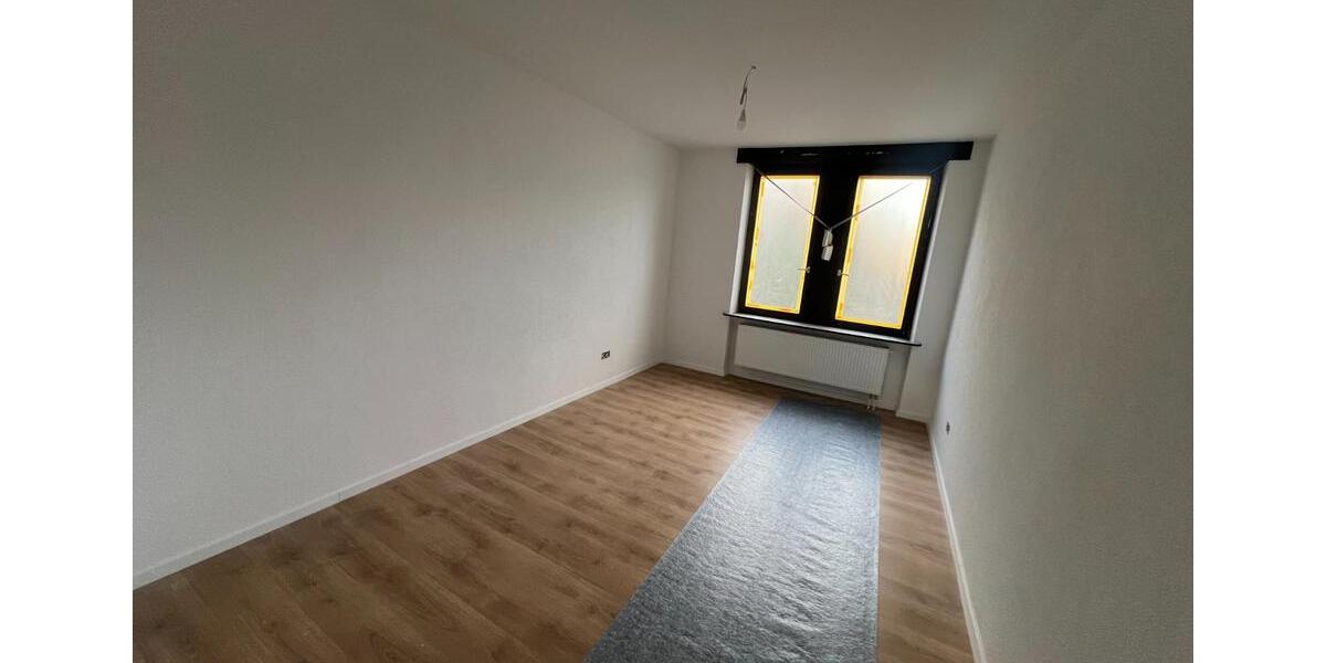 Etagenwohnung Saarbrücken - 4 Zimmer, 85 m&sup2;, 400&euro; | Angebot:25095294