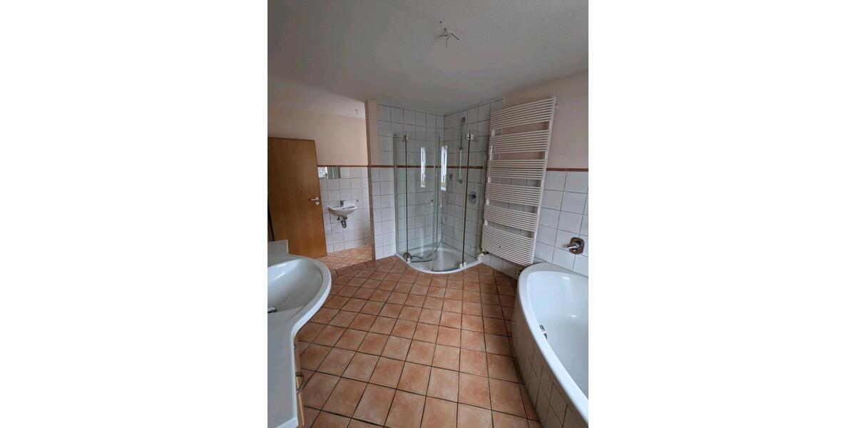 Helle 3 Zimmer Wohnung mit Balkon in ruhiger Lage zu vermieten 3 zimmer