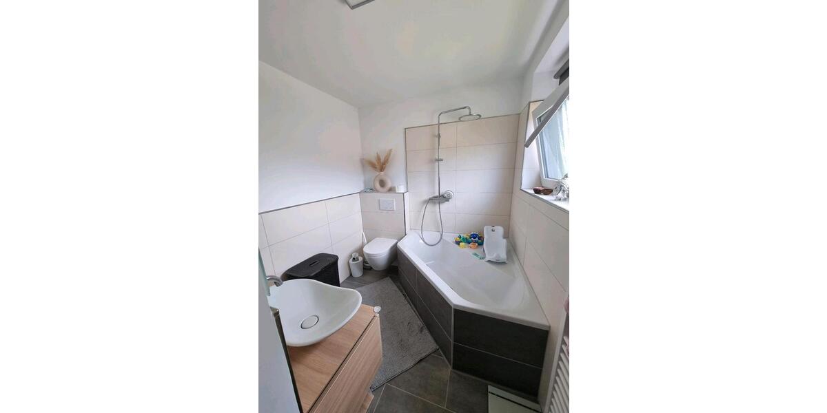 Etagenwohnung Wesseling - 3 Zimmer, 81 m&sup2;, 1.200&euro; | Angebot:25892881