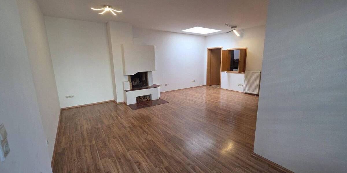 Etagenwohnung Fürth Innenstadt - 2 Zimmer, 77 m&sup2;, 785&euro; | Angebot:26015836