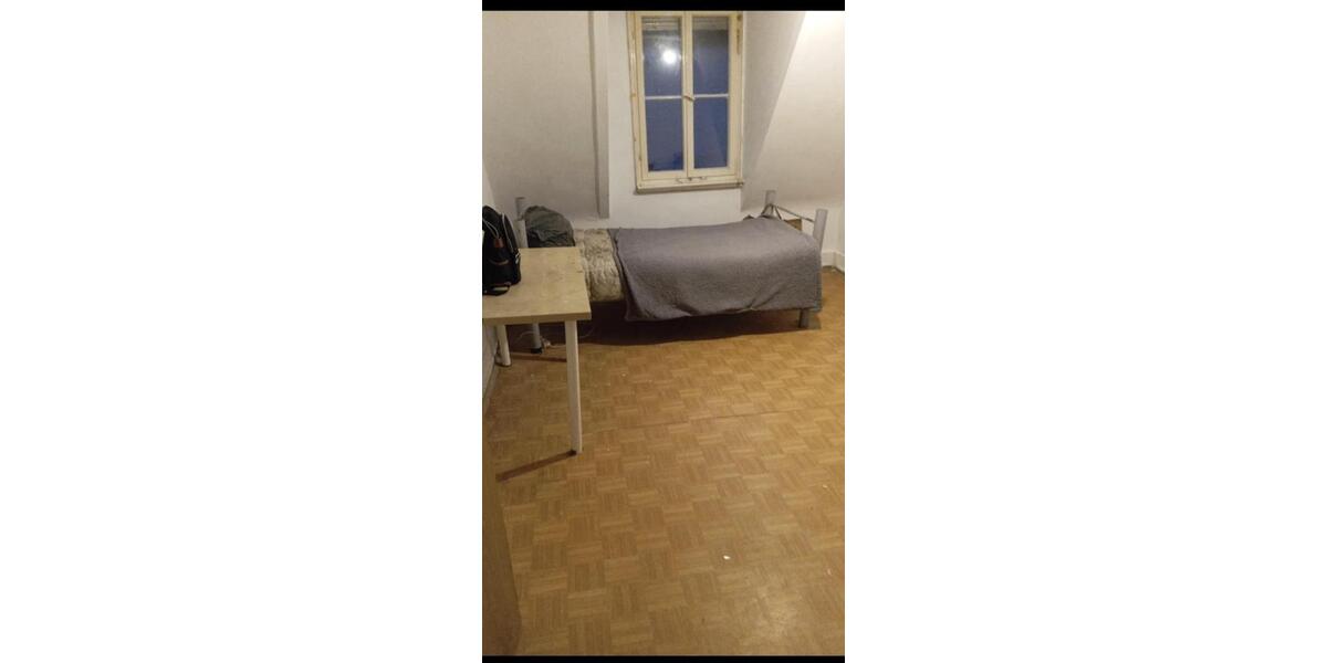 WG Zimmer zu vermieten Zentrum Jobcenter von Vorteil 1 zimmer