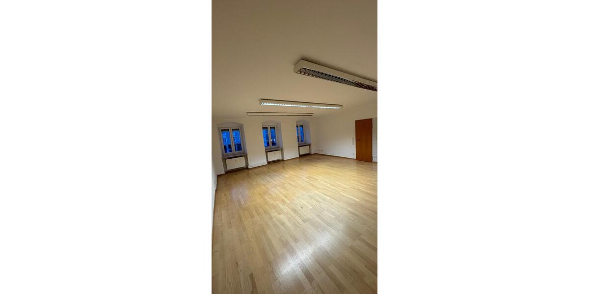 Gewerbeobjekt Deggendorf - 1.700&euro; | Angebot:26228222